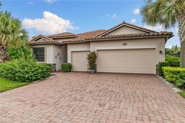 3934 Sapphire WAY, Naples, FL 34114