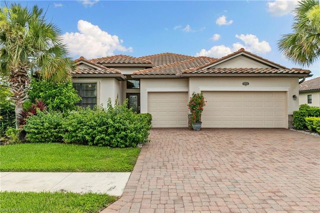 3934 Sapphire WAY, Naples, FL 34114