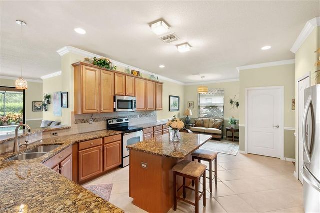3934 Sapphire WAY, Naples, FL 34114