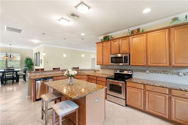 3934 Sapphire WAY, Naples, FL 34114