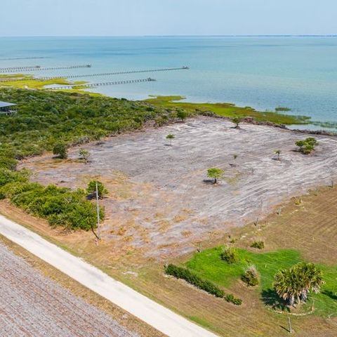 2415 First St, Bayside, TX 78340