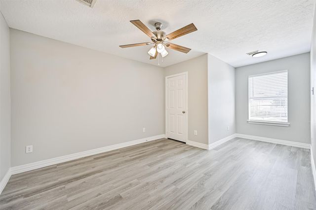 2034 Glencove Drive, Seabrook, TX 77586