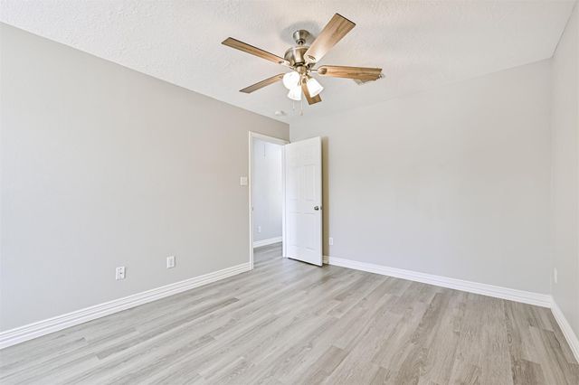 2034 Glencove Drive, Seabrook, TX 77586