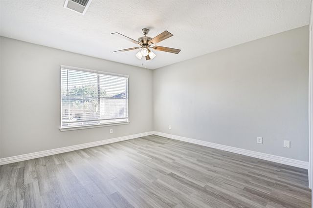 2034 Glencove Drive, Seabrook, TX 77586