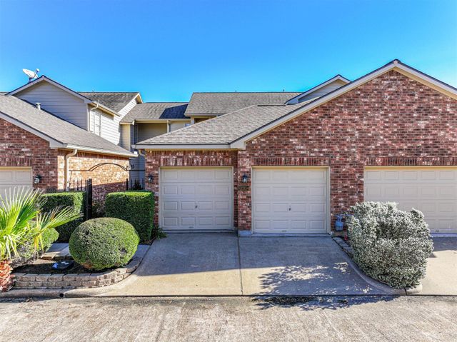 2034 Glencove Drive, Seabrook, TX 77586