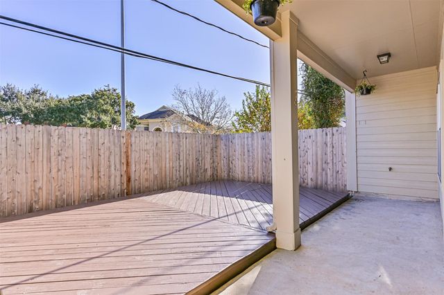 2034 Glencove Drive, Seabrook, TX 77586