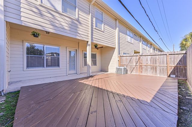 2034 Glencove Drive, Seabrook, TX 77586