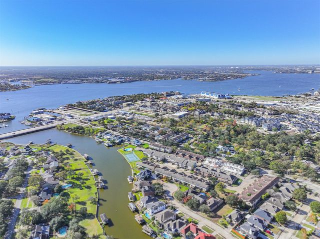 2034 Glencove Drive, Seabrook, TX 77586
