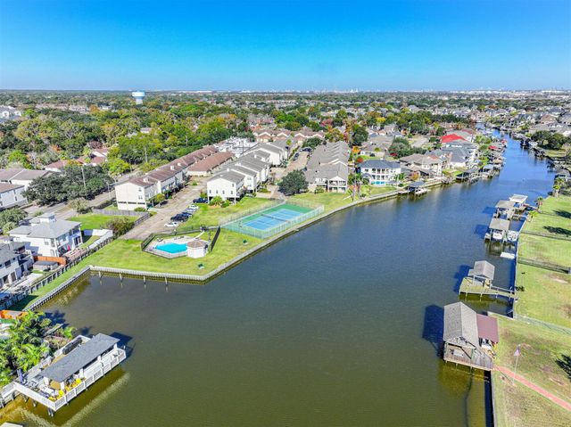 2034 Glencove Drive, Seabrook, TX 77586