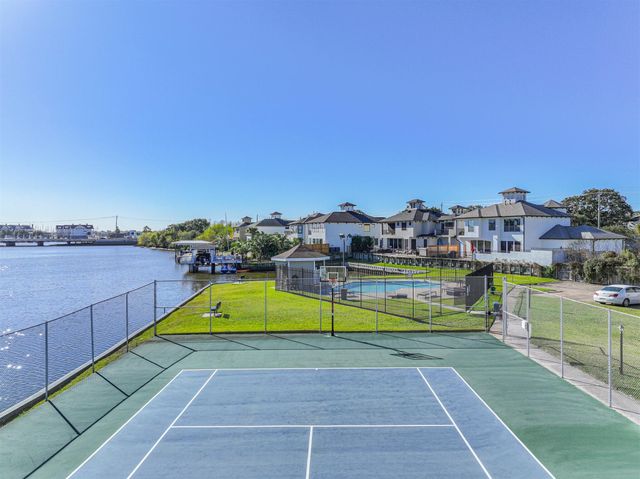 2034 Glencove Drive, Seabrook, TX 77586