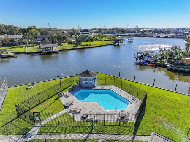 2034 Glencove Drive, Seabrook, TX 77586