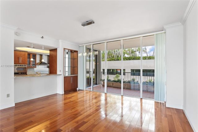 1000 Venetian Way 301, Miami, FL 33139