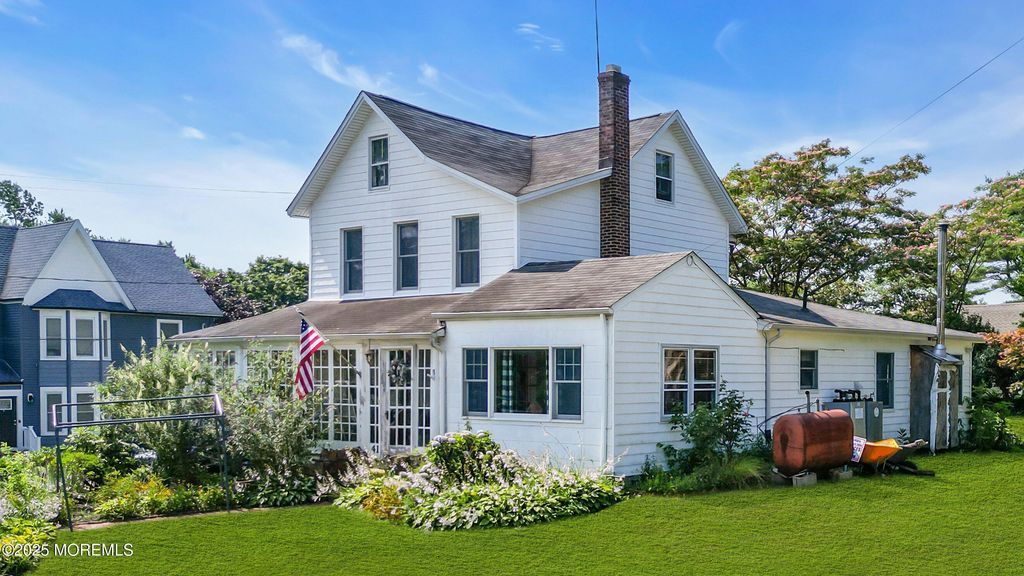 41 South Avenue, Atlantic Highlands, NJ 07716