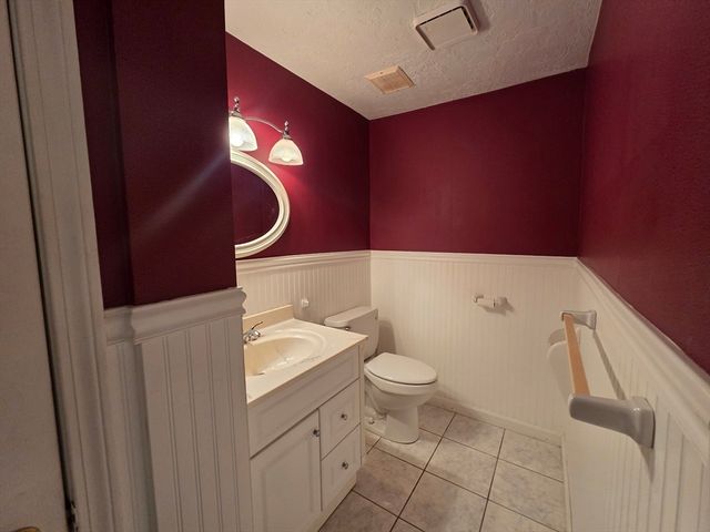 52 Liberty St C5, Plymouth, MA 02360