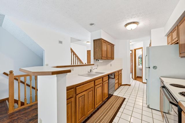 2192 Victoria Park Drive, Columbus, OH 43235