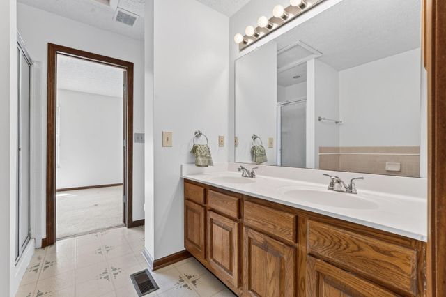 2192 Victoria Park Drive, Columbus, OH 43235