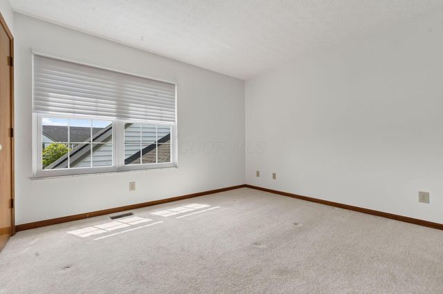 2192 Victoria Park Drive, Columbus, OH 43235