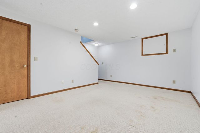 2192 Victoria Park Drive, Columbus, OH 43235