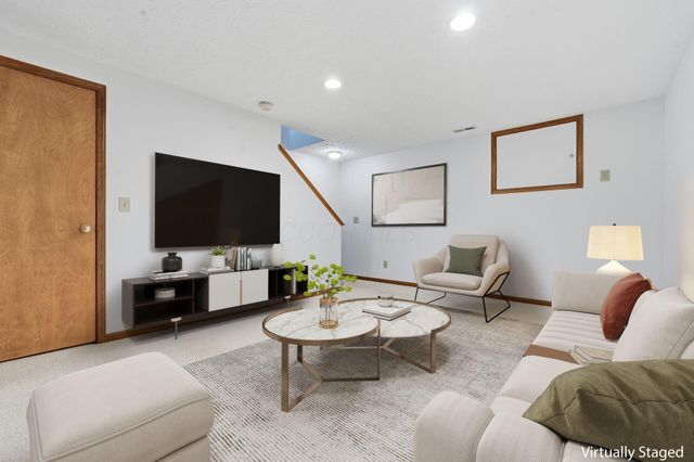 2192 Victoria Park Drive, Columbus, OH 43235
