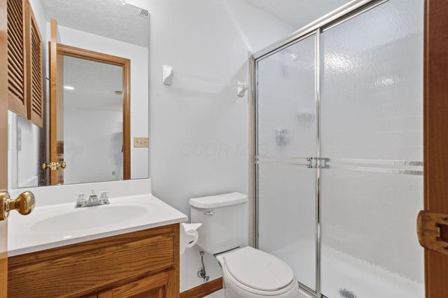 2192 Victoria Park Drive, Columbus, OH 43235