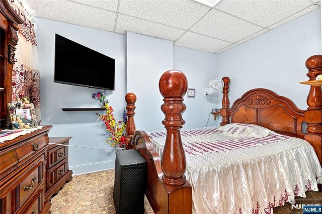 28 Lincoln Street, Passaic, NJ 07055