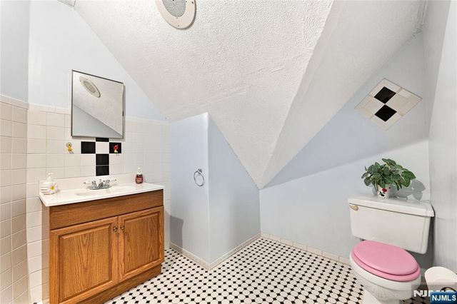 28 Lincoln Street, Passaic, NJ 07055
