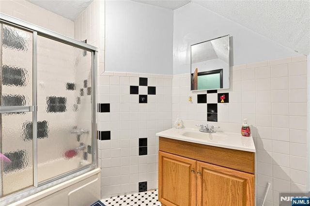 28 Lincoln Street, Passaic, NJ 07055