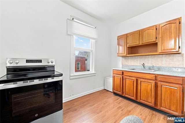 28 Lincoln Street, Passaic, NJ 07055