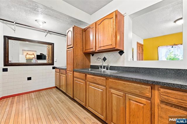 28 Lincoln Street, Passaic, NJ 07055