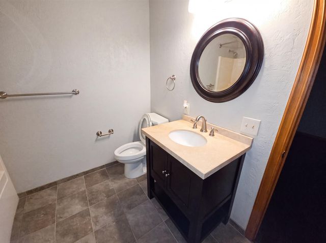945 N Woodridge, Wichita, KS 67206