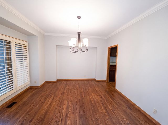 945 N Woodridge, Wichita, KS 67206
