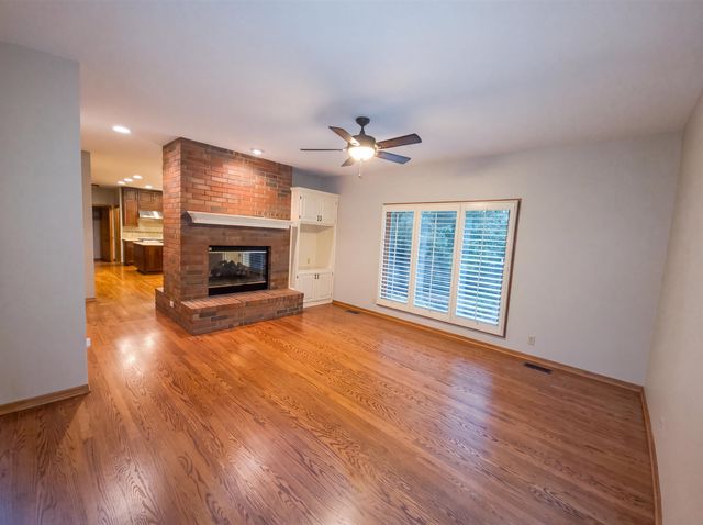 945 N Woodridge, Wichita, KS 67206