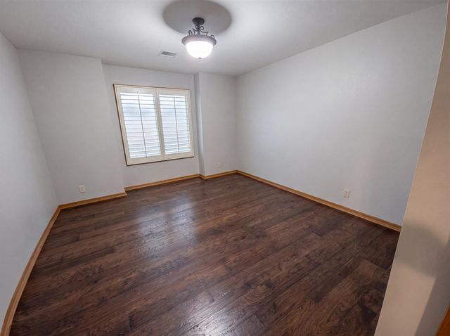 945 N Woodridge, Wichita, KS 67206