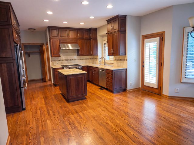 945 N Woodridge, Wichita, KS 67206