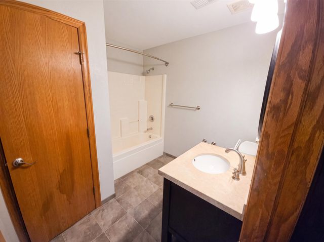945 N Woodridge, Wichita, KS 67206