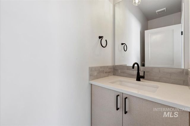 7078 E Chicken Hawk Loop, Nampa, ID 83686