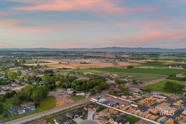 7078 E Chicken Hawk Loop, Nampa, ID 83686