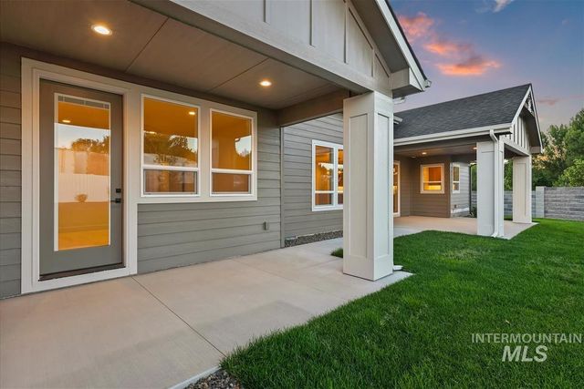 7078 E Chicken Hawk Loop, Nampa, ID 83686