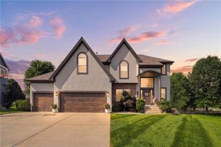 1550 CARRIAGE Circle, Liberty, MO 64068