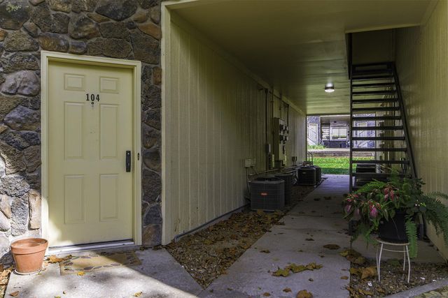 104 PARK DEVILLE PL, Columbia, MO 65203