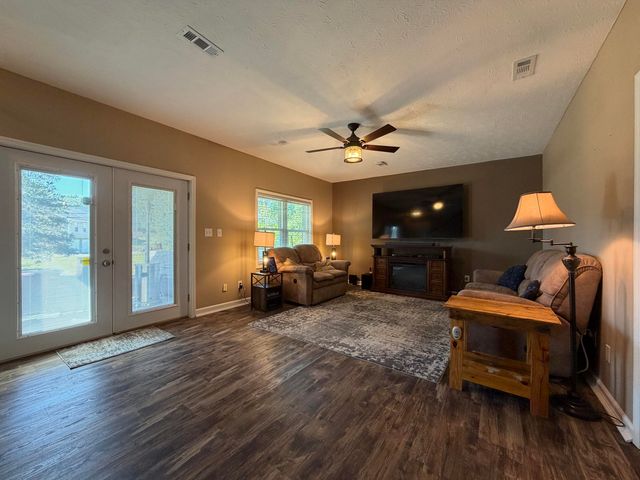 145 Shanahan Lane, Winchester, KY 40391