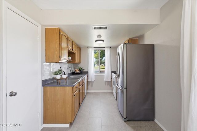1006 E REDFIELD Road, Tempe, AZ 85283