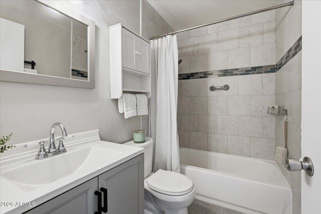 1006 E REDFIELD Road, Tempe, AZ 85283