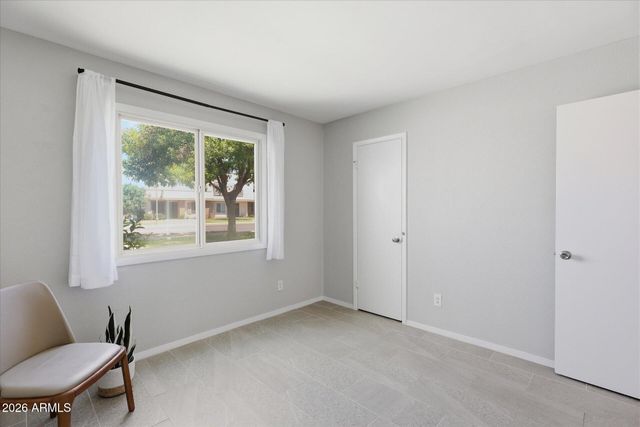 1006 E REDFIELD Road, Tempe, AZ 85283