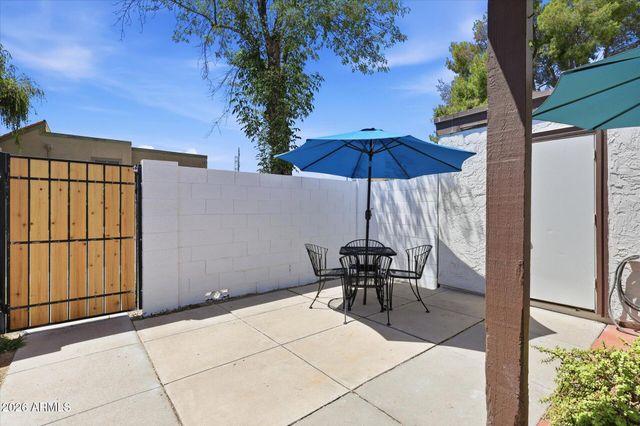 1006 E REDFIELD Road, Tempe, AZ 85283