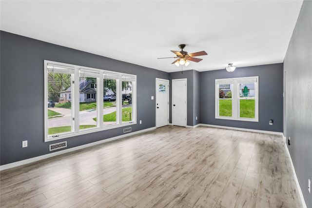 610 Creston Avenue, Des Moines, IA 50315