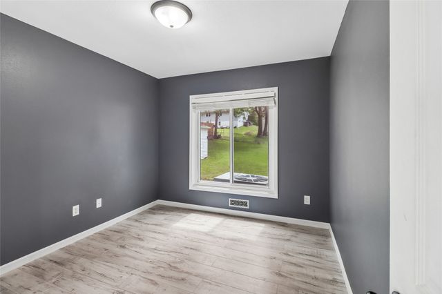 610 Creston Avenue, Des Moines, IA 50315