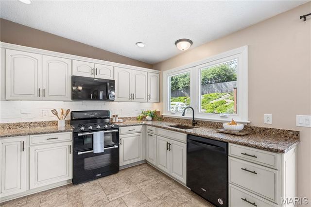 783 Rockridge Drive, Manchester, MO 63021