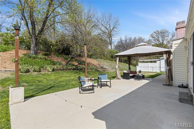 783 Rockridge Drive, Manchester, MO 63021
