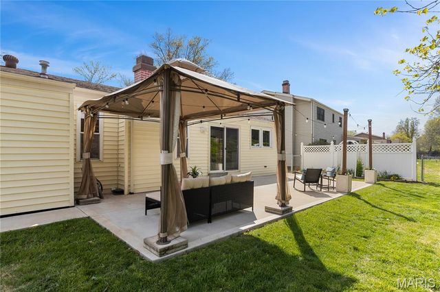 783 Rockridge Drive, Manchester, MO 63021